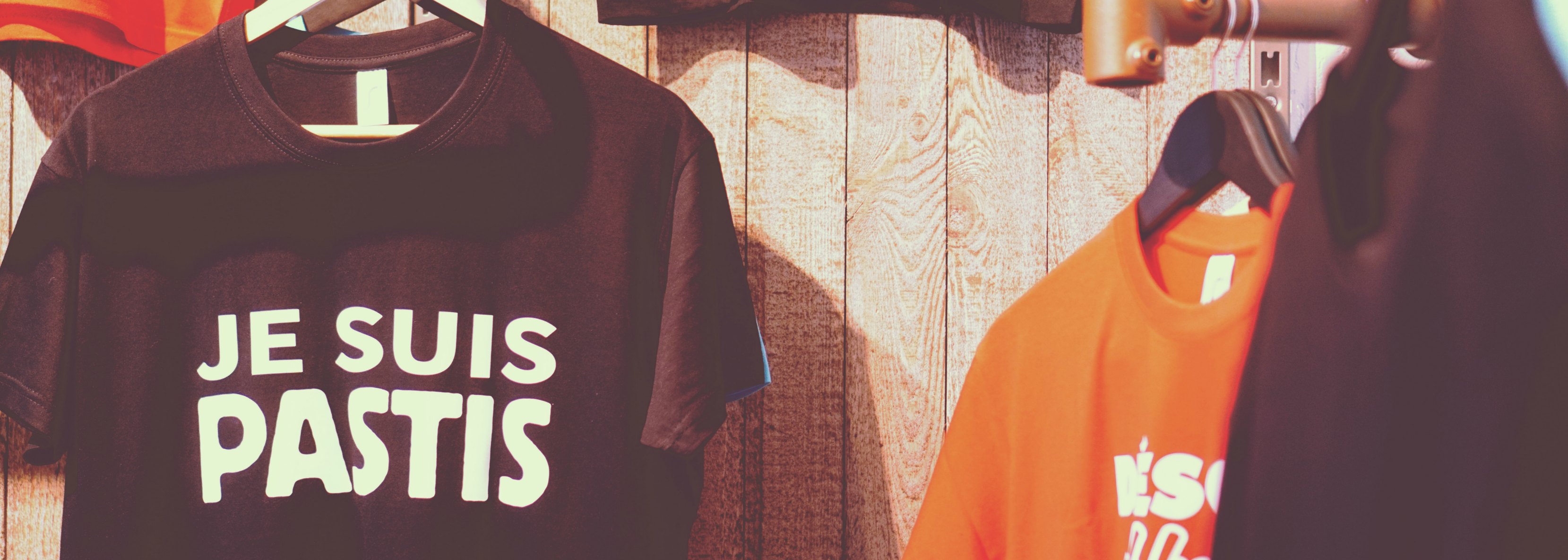 banniere Découvre notre sélection de t-shirts humour et ironie